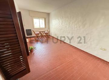 Departamento · 47m² · 3 Ambientes · Venta de Departamento de 2 Dorm. - Zona Facultades