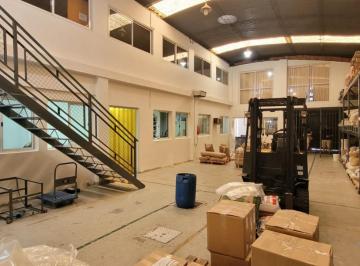 Bodega-Galpón · 320m² · 2 Cocheras · Galpón Depósito Oficinas Laboratorio en Billinghurst San Martin