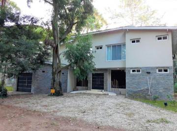 Casa · 380m² · 9 Ambientes · 2 Cocheras · Cod 614 - Alquiler 2023 - Excelente Ubicación - Venta Usd 820.000