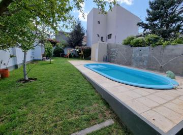Casa · 510m² · Casa en Neuquen