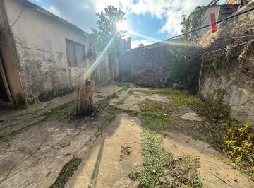 Casa · 260m² · 4 Ambientes · Venta en Block. Casa 4 Amb y Dos Locales Virreyes