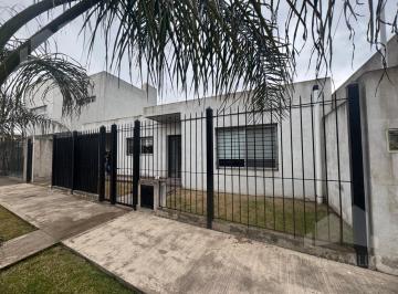 Casa · 156m² · 3 Ambientes · 2 Cocheras · Venta Casa 3 Ambientes Apto Credito en Ituzaingo Norte