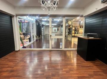 Local comercial · 80m² · Amplio Local en Venta. Galeria Melipal.
