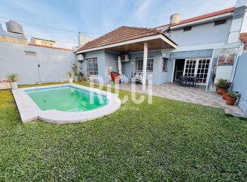 Casa · 241m² · 5 Ambientes · 3 Cocheras · Casa 5 Ambientes en Venta Berazategui