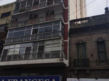 Departamento de 4 ambientes, Quilmes · Departamento de Cuatro Ambientes en Quilmes Centro. Galería "La Francesa".
