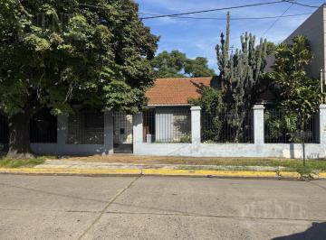 Casa · 311m² · 4 Ambientes · 5 Cocheras · Casa en Temperley Este