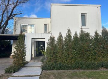 Casa · 350m² · 7 Ambientes · 2 Cocheras · Conquipropiedades - Casa en Barbarita - con o Sin Muebles