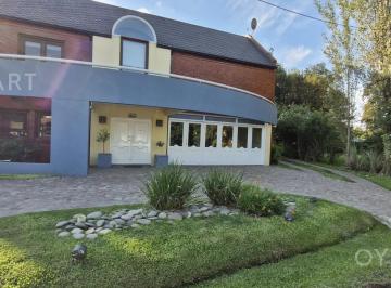 Casa · 358m² · 5 Ambientes · 3 Cocheras · Excelente Casa en Country Banco Provincia