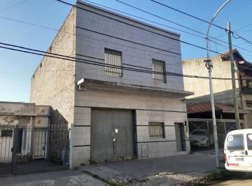 Bodega-Galpón · 400m² · Venta Galpon 2 Plantas + Dto. de 2 Amb - Lanus