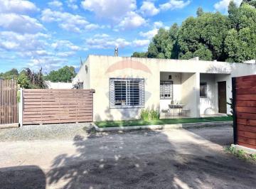 Casa · 69m² · 3 Ambientes · 2 Cocheras · Venta de Casa 2 Dorm. en Paso Carrasco