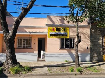 Casa · 121m² · 4 Ambientes · Casa en Lote de 8.66x17.32 m en Tuyuti Al 3100 - 150 m² Tot Gran Tza Patio - Valentin Alsina