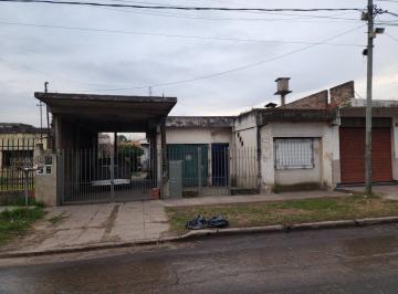 Casa · 100m² · 5 Ambientes · Oportunindad de 2 Casas en un Lote a La Venta en Libertad, Merlo - Bs. As.