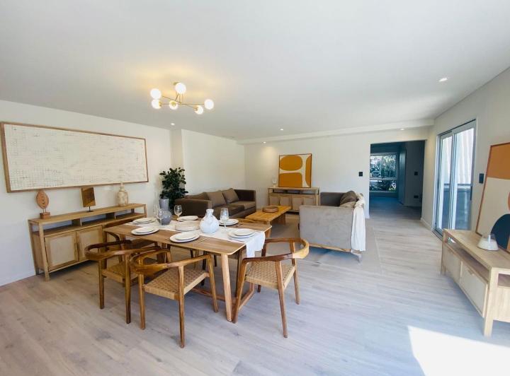 Casa · 220m² · 4 Ambientes · 1 Cochera