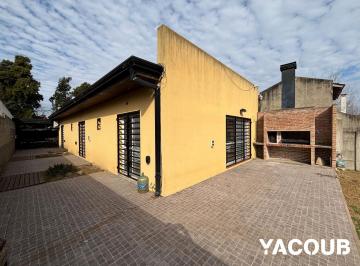 Casa · 164m² · 5 Ambientes · 2 Cocheras · Casa en Alquiler - 3 Dorm. 1 Baño - Cochera - Manuel B. Gonnet, La Plata