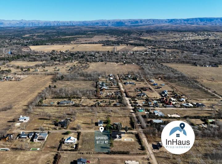 Terreno · 877m²