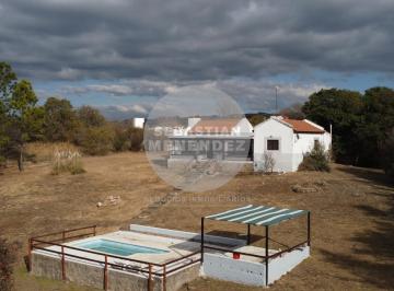 Casa · 216m² · 5 Ambientes · 2 Cocheras · Vertientes de La Granja - 1 Planta - 5.400 m² Terreno - Venta - Casa - 2 Dorm.