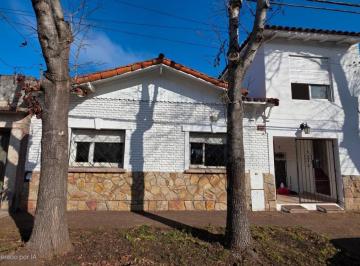 Casa · 115m² · 4 Ambientes · 1 Cochera · En Venta. Casa de 3 Ambientes Mas Departamento de 2 Ambientes Zona San Carlos