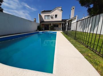 Casa · 172m² · 4 Ambientes · 2 Cocheras · Casa - Moron