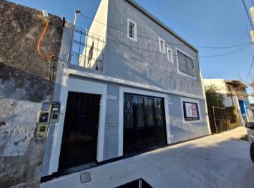 PH · 60m² · 4 Ambientes · Alquiler - Wilde. PH Tipo Casa de 4 Ambientes con Patio a Estrenar