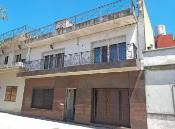 Casa · 350m² · 5 Ambientes · Venta Casa Lote Propio en Esquina 7 Ambientes con Parque Av