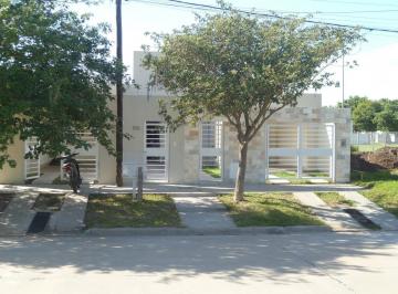 Casa · 69m² · 2 Dormitorios · 1 Cochera · Viamonte 1800