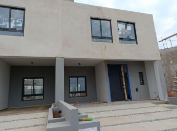 Casa de 6 ambientes, Córdoba · Duplex en Venta Barrio Manantiales