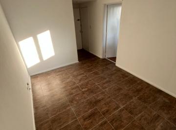 Departamento de 2 ambientes, Floresta · Excelente a 2 Amb. Luminiso - Amplio - Buena Ubicacion