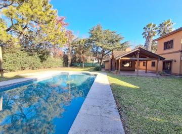 Casa · 400m² · 5 Ambientes · 6 Cocheras · Venta Casa 6 Ambientes. con Renta o Credito. La Lonja. Pilar