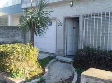 Casa de 4 ambientes, Morón · Casa 4 Ambientes con Fondo, Terraza y Cochera - El Palomar