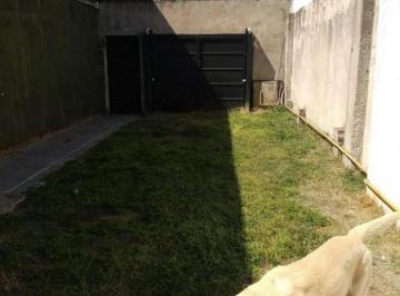 Casa · 62m² · 3 Ambientes · 2 Cocheras · Venta Casa Sobre Lote Propio 3 Ambientes con Dos Cocheras - Caseros