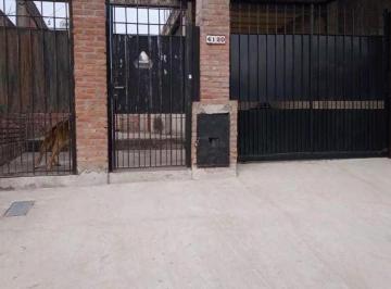 Casa de 2 ambientes, Morón · Casa 2 Ambientes Amplios a Refraccionar con Patio y Cochera Castelar Sur