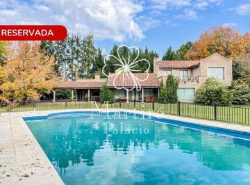 Casa · 325m² · 6 Ambientes · 2 Cocheras · Casa Venta en Chacras de Murray Sobre Cancha de Polo, Pilar