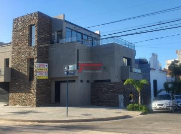Casa · 420m² · Excelente Propiedad a La Venta.