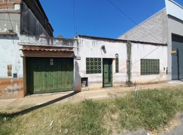 Casa · 120m² · 3 Ambientes · Venta Casa Lote Propio 3 Ambientes con Patio, Garage, Galpón