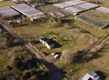 Campo · 145m² · 7 Ambientes · 2 Cocheras · Casa Quinta en Venta en City Bell