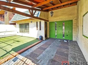 Casa · 222m² · 4 Ambientes · Venta Casa/local Lote Propio 4 Ambientes con Patio y Garage