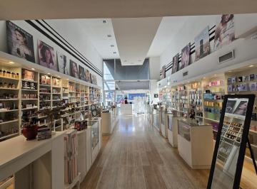 Local comercial · 80m² · 2 Ambientes · Venta Fondo de Comercio - Perfumeria