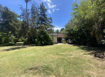 Casa · 363m² · 3 Ambientes · Casa en Arturo Segui Sobre un Lote de 2990 m²