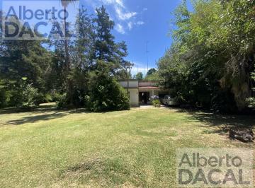 Casa · 363m² · 3 Ambientes · Casa en Arturo Segui Sobre un Lote de 2990 m²
