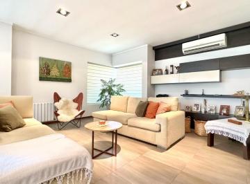 Casa · 475m² · 8 Ambientes · 5 Cocheras · Venta Casa 3 Dorm. de Categoría en Country de Manantiales Cordoba