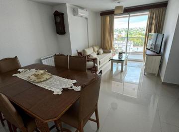 Departamento · 86m² · 5 Ambientes · 1 Cochera · Departamento Alquiler Condominio Urca 2 Dorm.