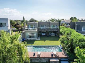 Casa · 514m² · 7 Ambientes · 1 Cochera · Casa en Alquiler en Los Castores, Nordelta, Tigre