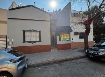 Casa de 6 ambientes, Monte Castro · Casa en 2 Plantas 6 Ambientes 2 Cocinas 2 Baños, Ptio Terraza y Qcho