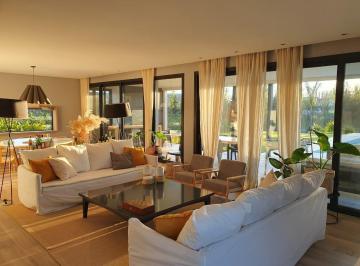 Casa · 341m² · 7 Ambientes · 1 Cochera · Casa en Venta en Virazón, Nordelta, Tigre