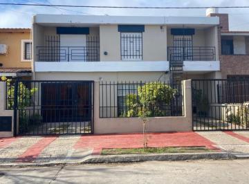 Casa de 6 ambientes, Córdoba · Vendo Casa + Departamento