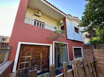 Casa de 5 ambientes, Córdoba · Venta Casa 4 Dorm. con Pileta en Crisol Sur