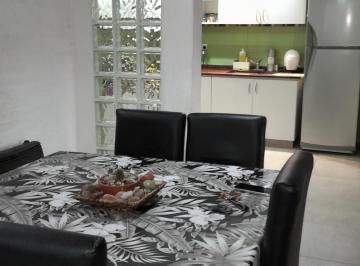 PH de 4 ambientes, Avellaneda · Venta Casa Excelente Zona Centrica