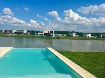 Casa · 230m² · 4 Ambientes · 1 Cochera · Casa Quinta en Alq. Temporario en Santa Ana, Villanueva, Tigre
