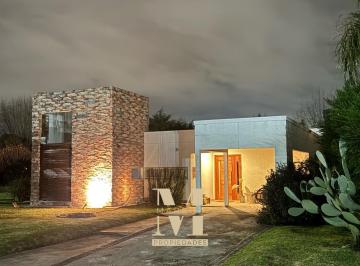 Casa · 150m² · 5 Ambientes · 1 Cochera · Casa - Barrio Don Joaquin