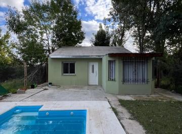 Casa de 3 ambientes, San Vicente · Casa en Venta con Amplio Terreno y Pileta